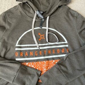 Vuori Orangetheory halo essential Hoodie